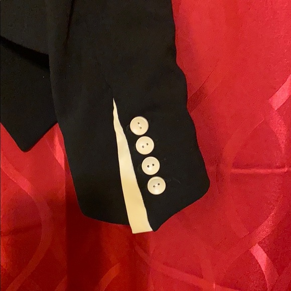 Blazer - Picture 3 of 3